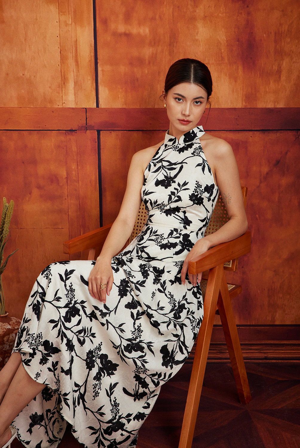 RUYI IN DARK BLOOMS