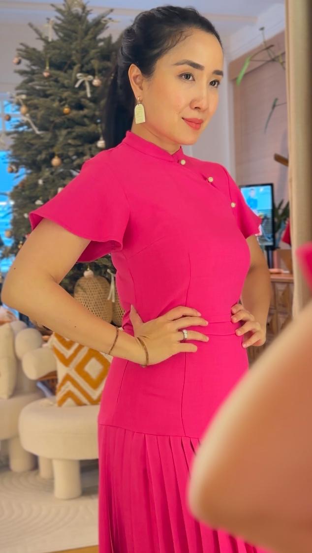 PLISSER SKIRT IN FUCHSIA