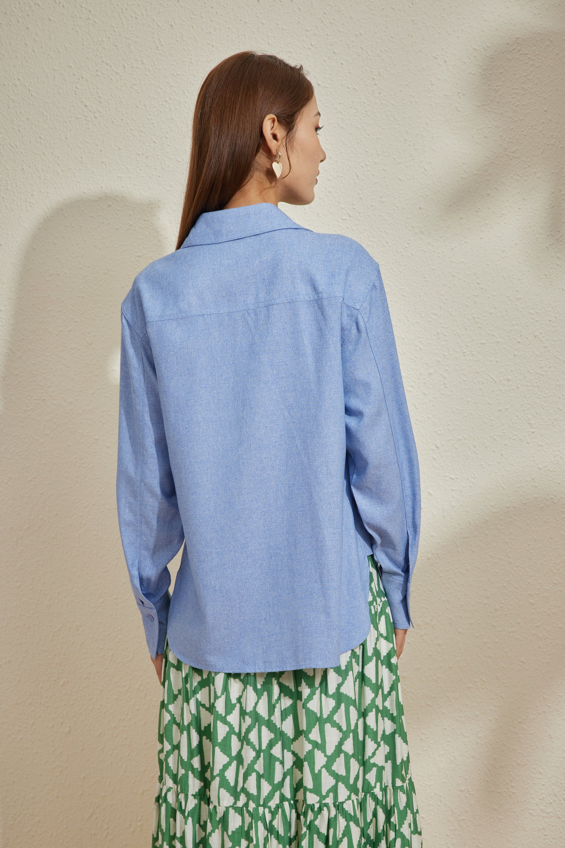 ESCAPE ARTIST SHIRT IN SERENITY