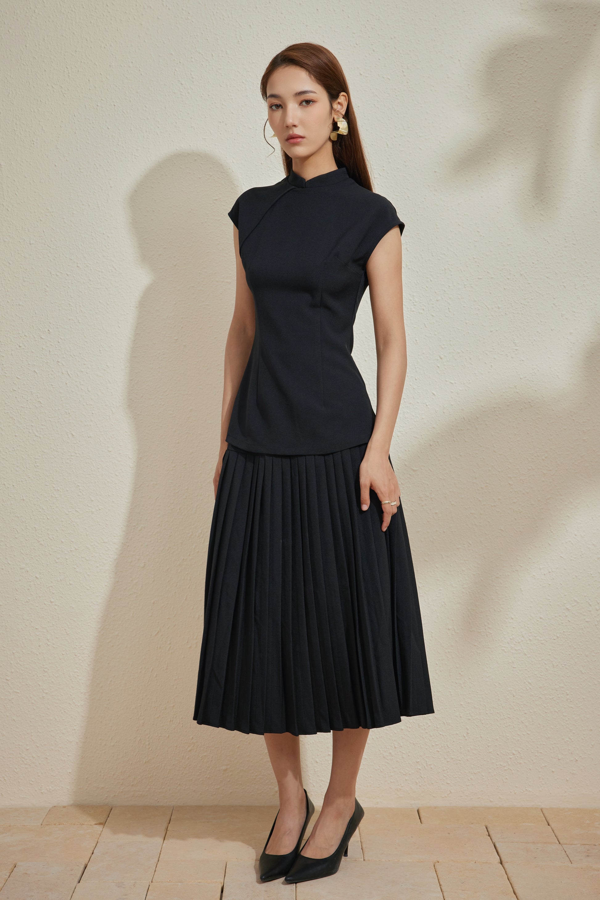 PLISSER SKIRT IN MIDNIGHT SABLE