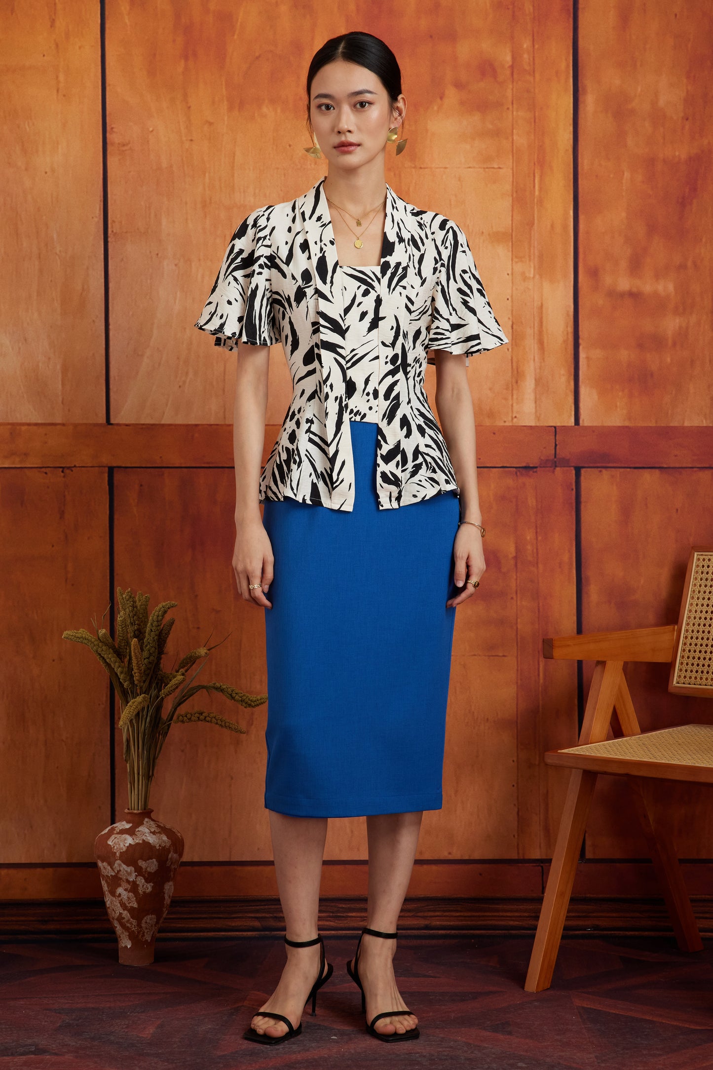 KEBAYA TOP IN ABSTRACT SABLE
