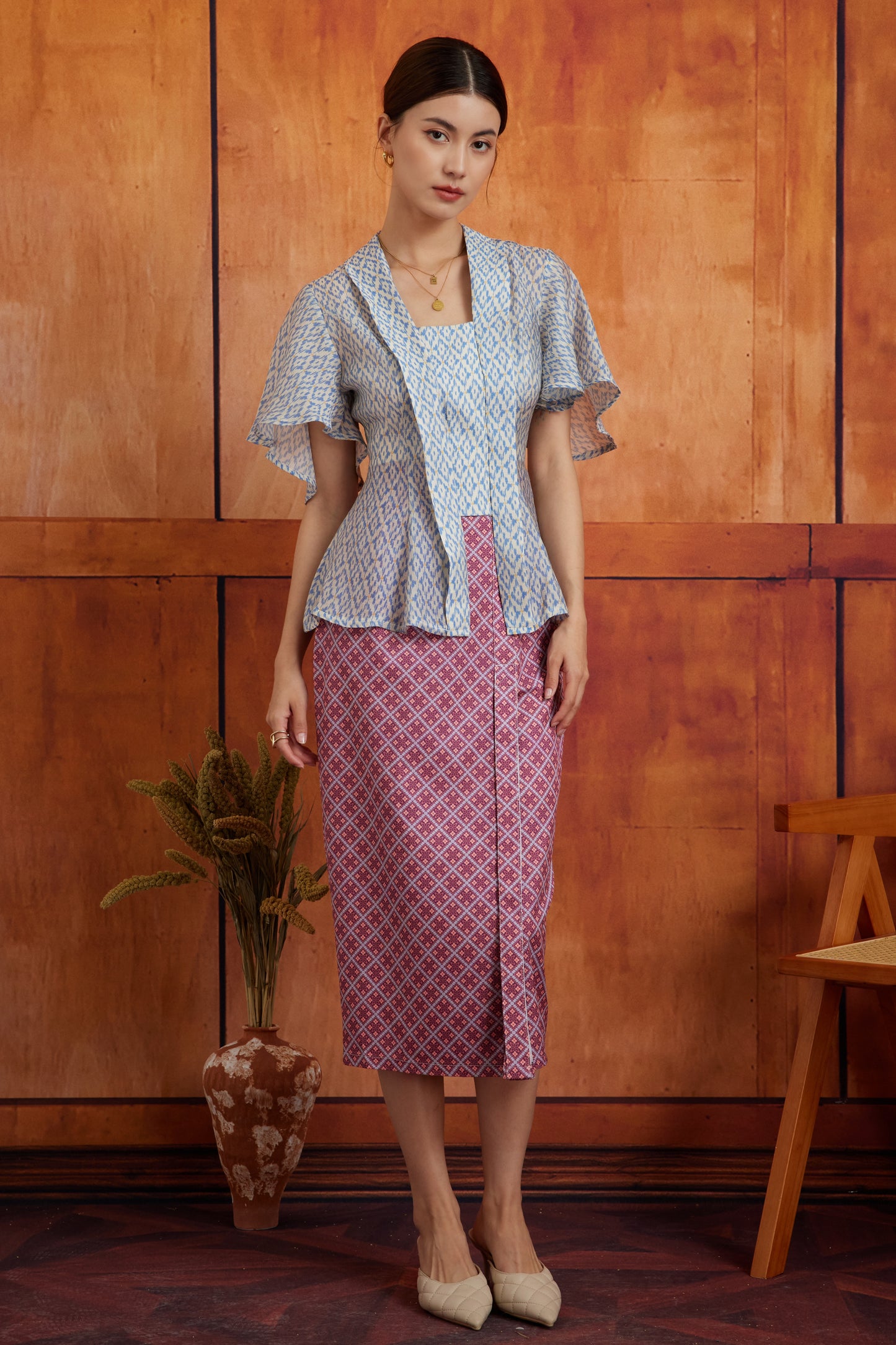 SARONG PLEATED SKIRT IN BUNGA KANTAN