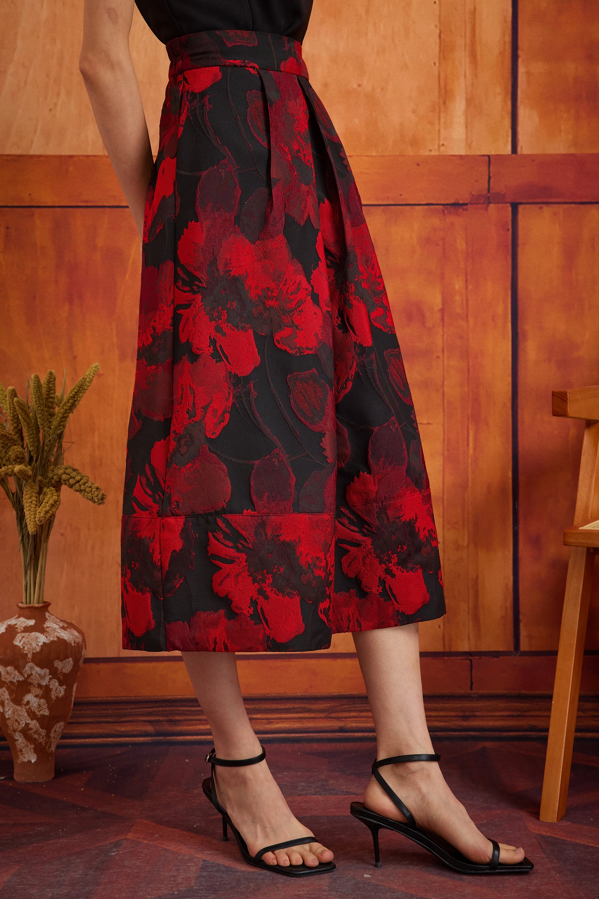 HANA SKIRT IN MIDNIGHT ROBIN