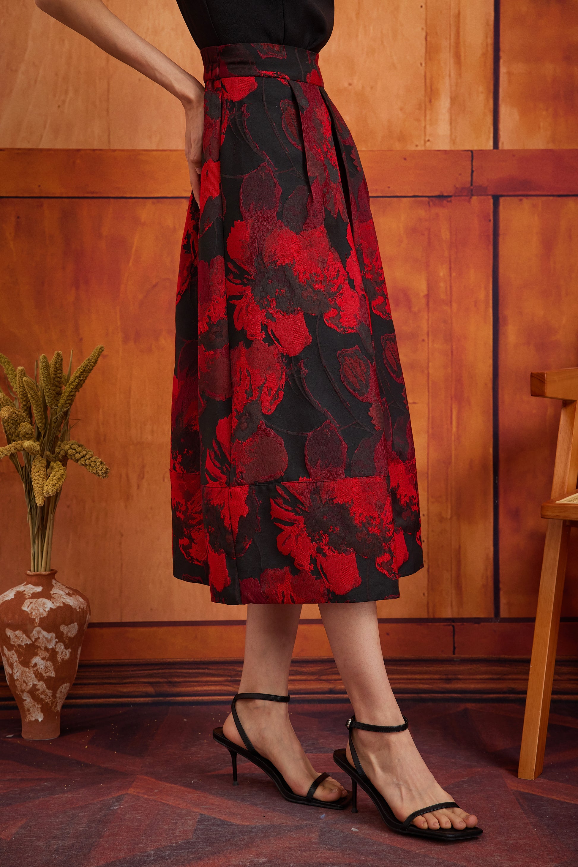 HANA SKIRT IN MIDNIGHT ROBIN