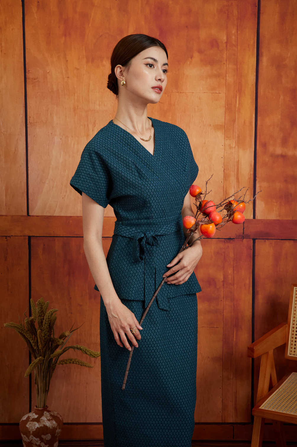 NARI SKIRT IN NAVY HONEYCOMB