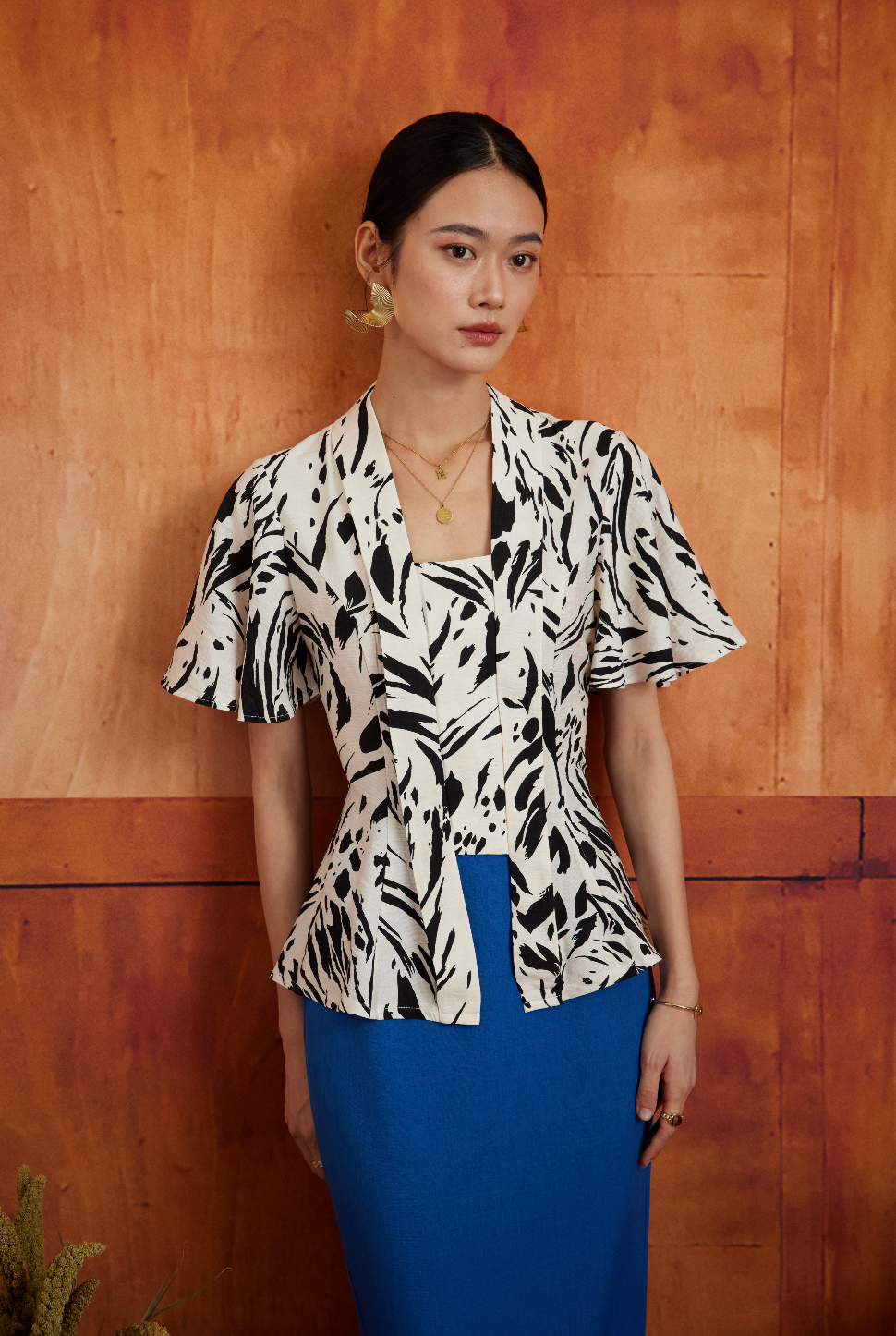 KEBAYA TOP IN ABSTRACT SABLE