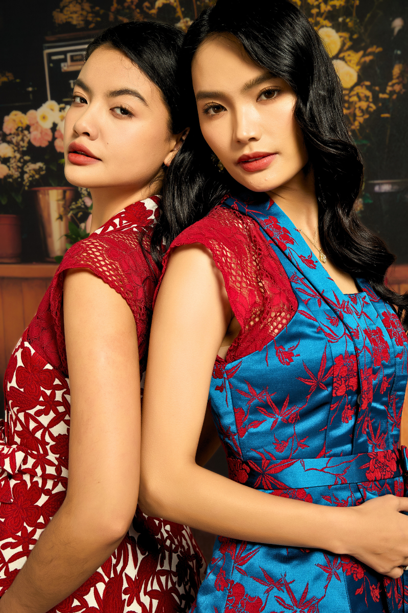 THE HOUSE OF PEONY BLOSSOMS