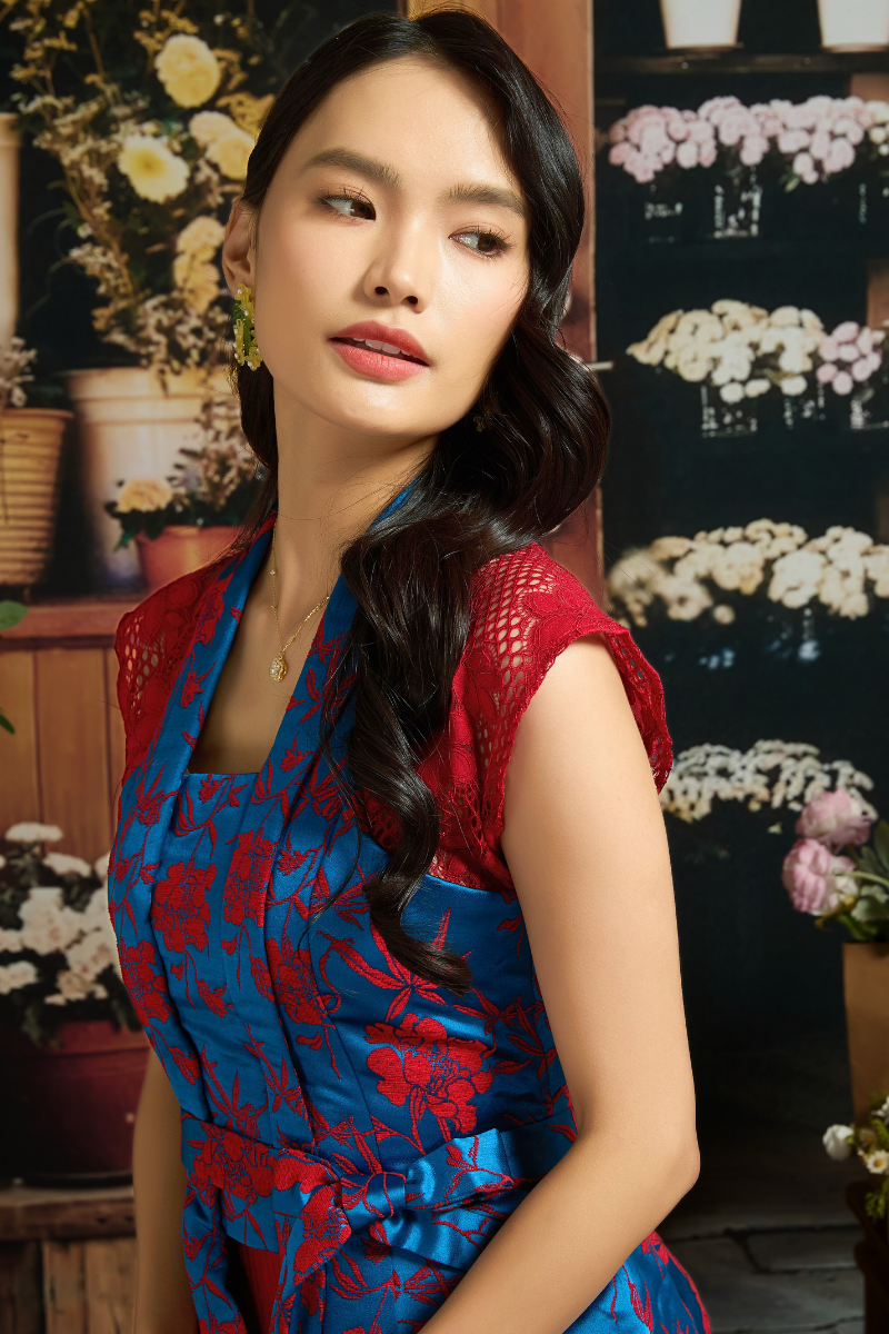 NYA INTAN IN SAPPHIRE PEONY FIELD