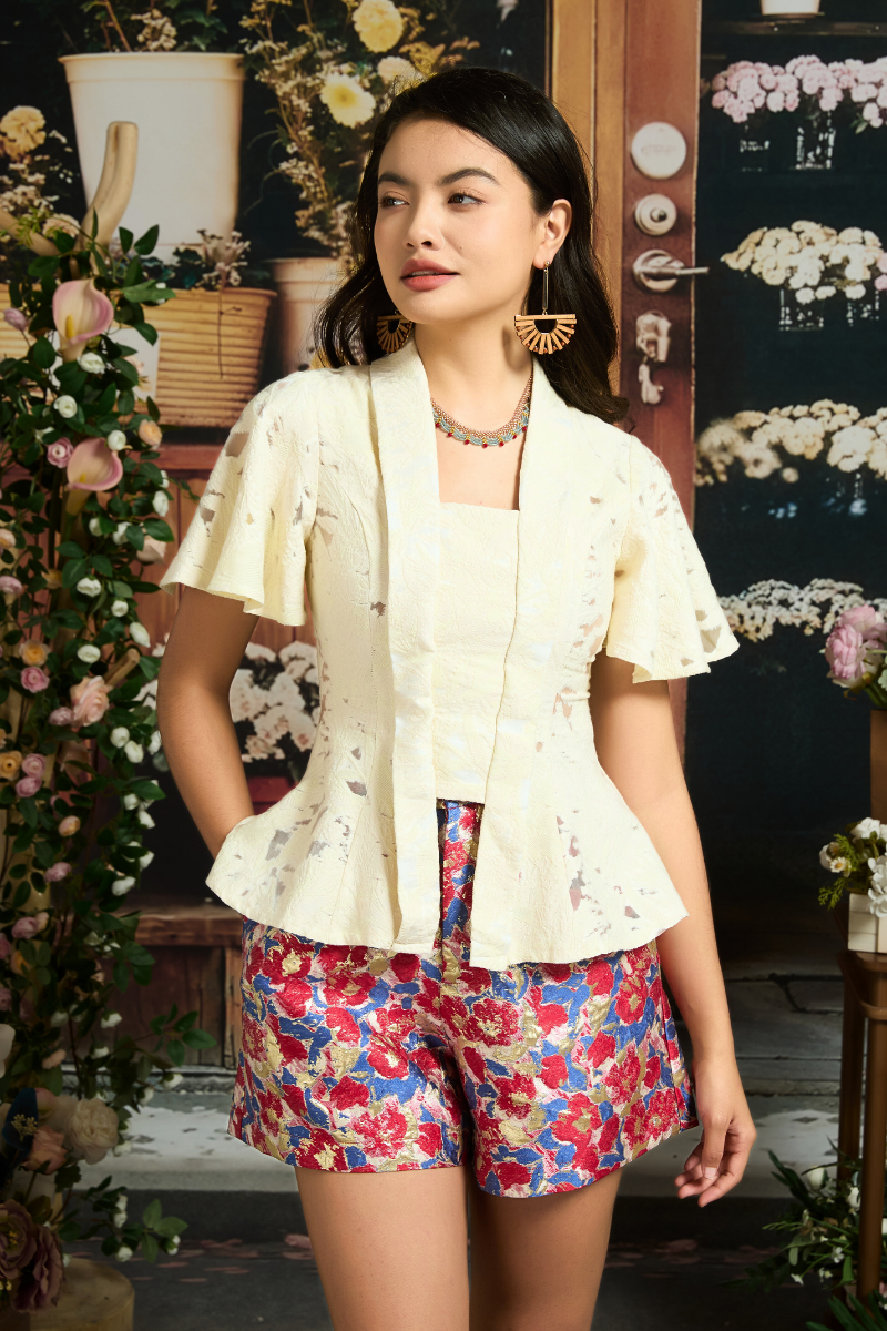 TAILORED SHORTS IN VERMILLION POSY