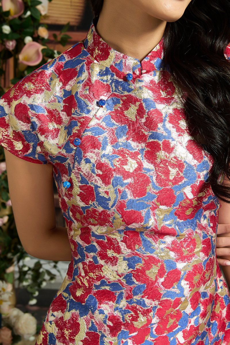 SHAO IN VERMILLION POSY