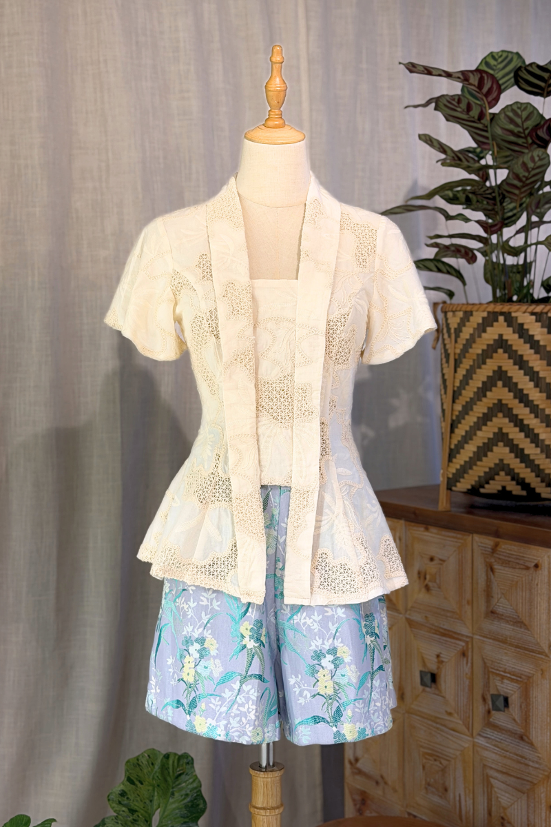 KEBAYA TOP IN SULAM BLANC