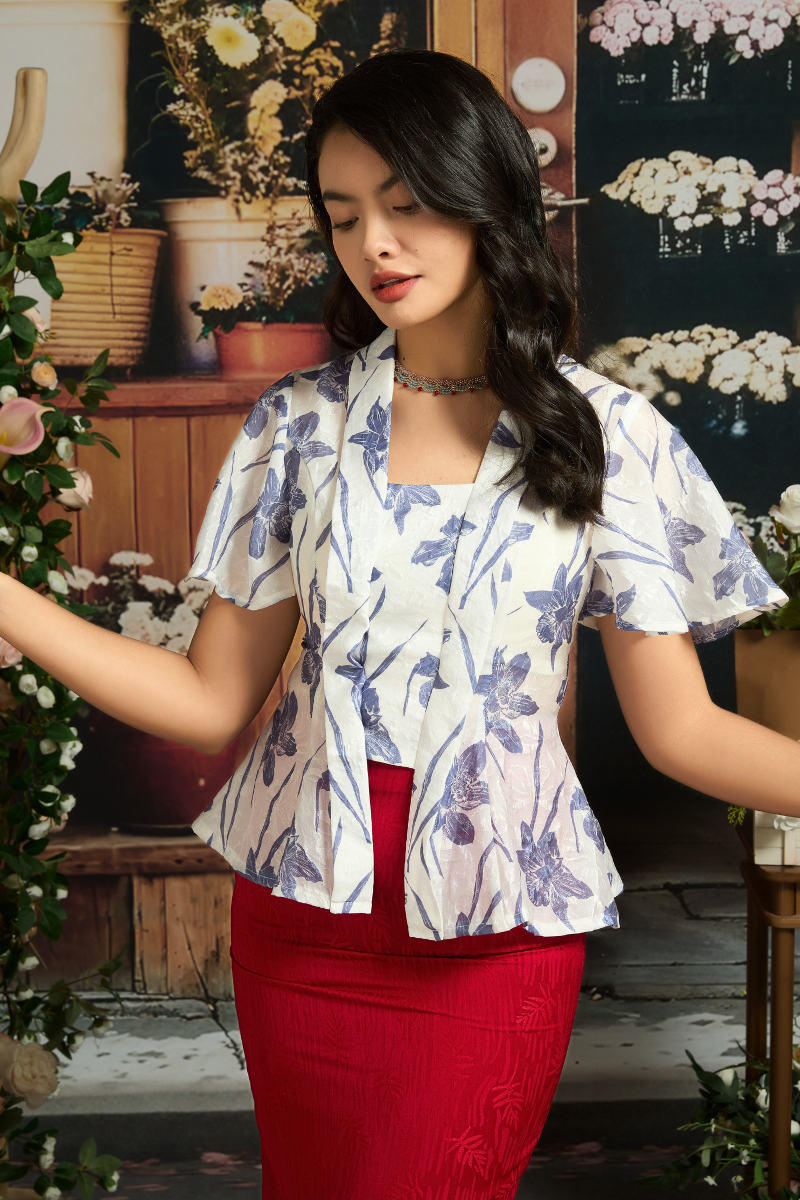KEBAYA TOP IN PORCELAIN VINE
