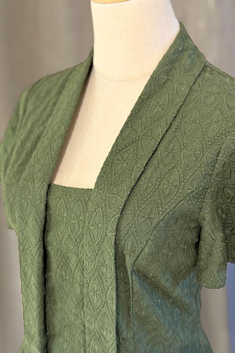 KEBAYA TOP IN RIMBUN OLIVE