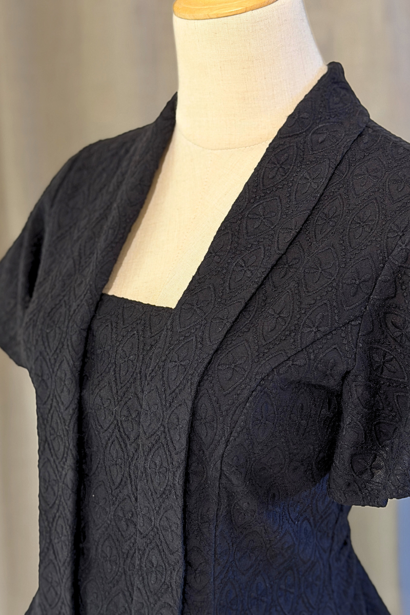 KEBAYA TOP IN HITAM MANIS