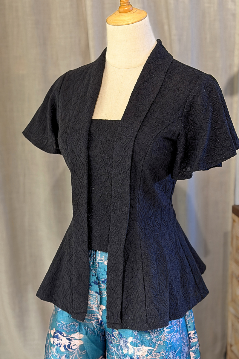 KEBAYA TOP IN HITAM MANIS