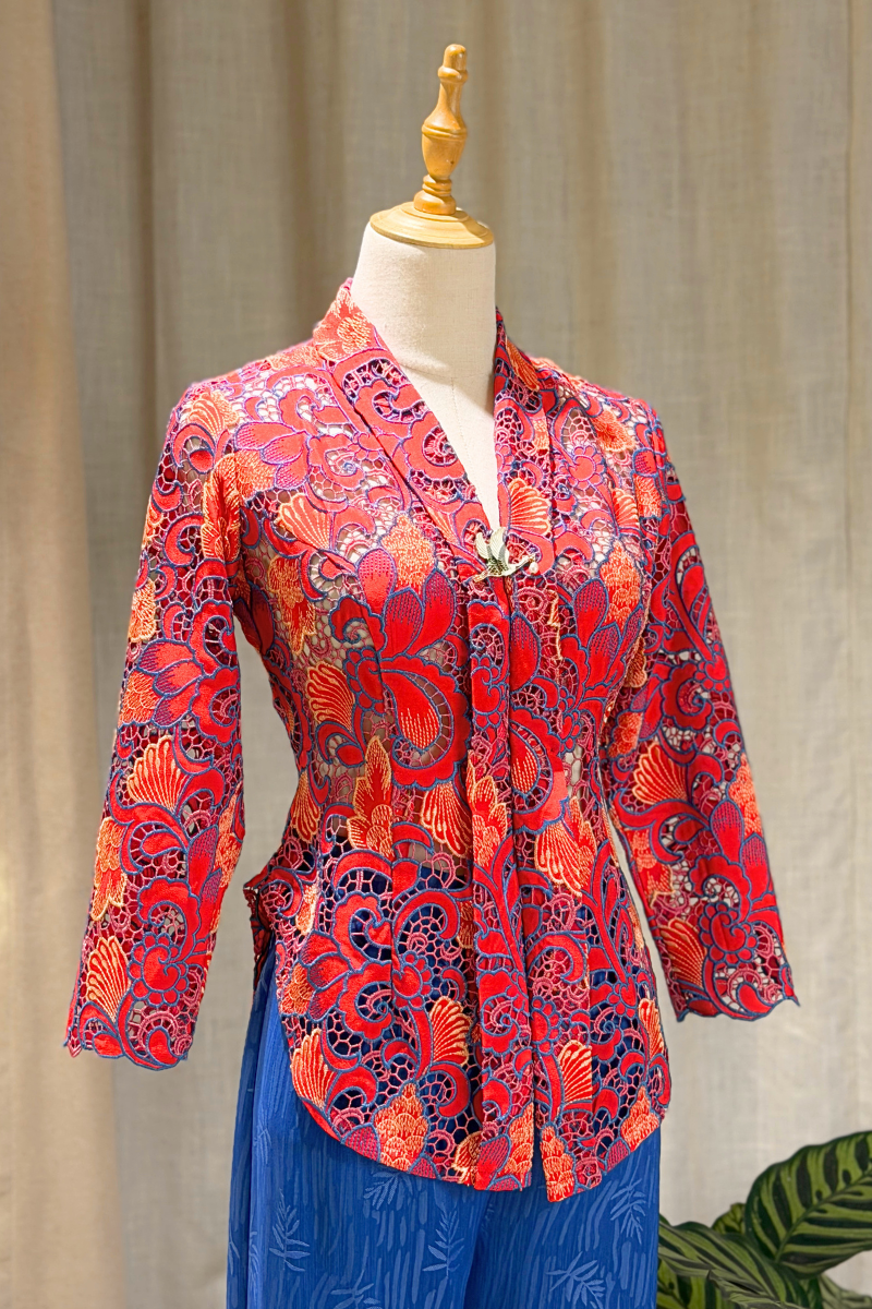 KEBAYA TOP IN PERSIAN PETAL