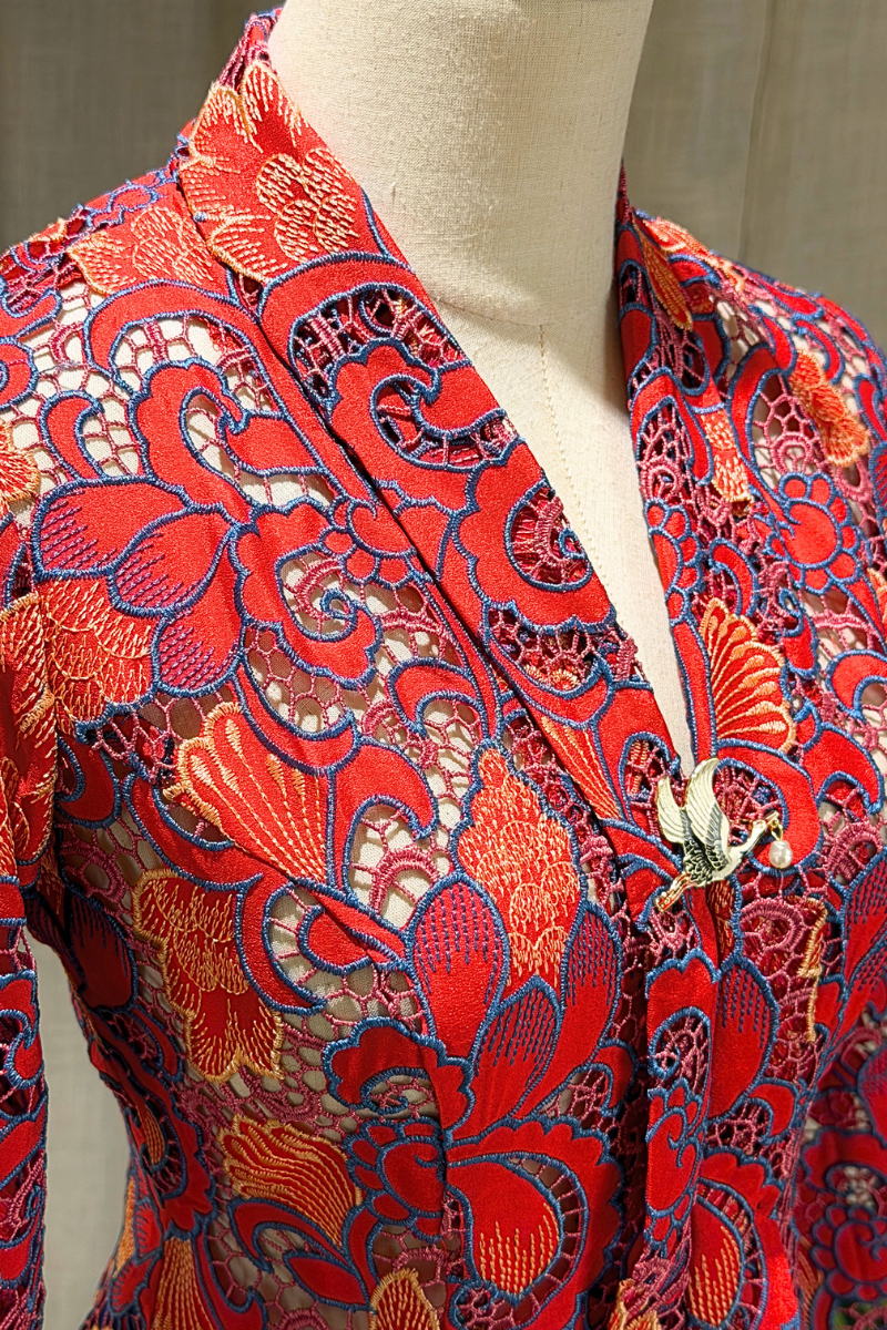 KEBAYA TOP IN PERSIAN PETAL
