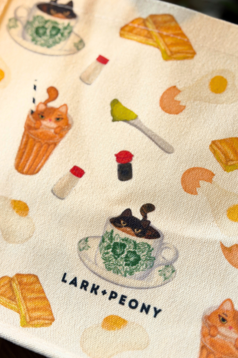 CANVAS TOTE BAG IN BREAKFAST CAT