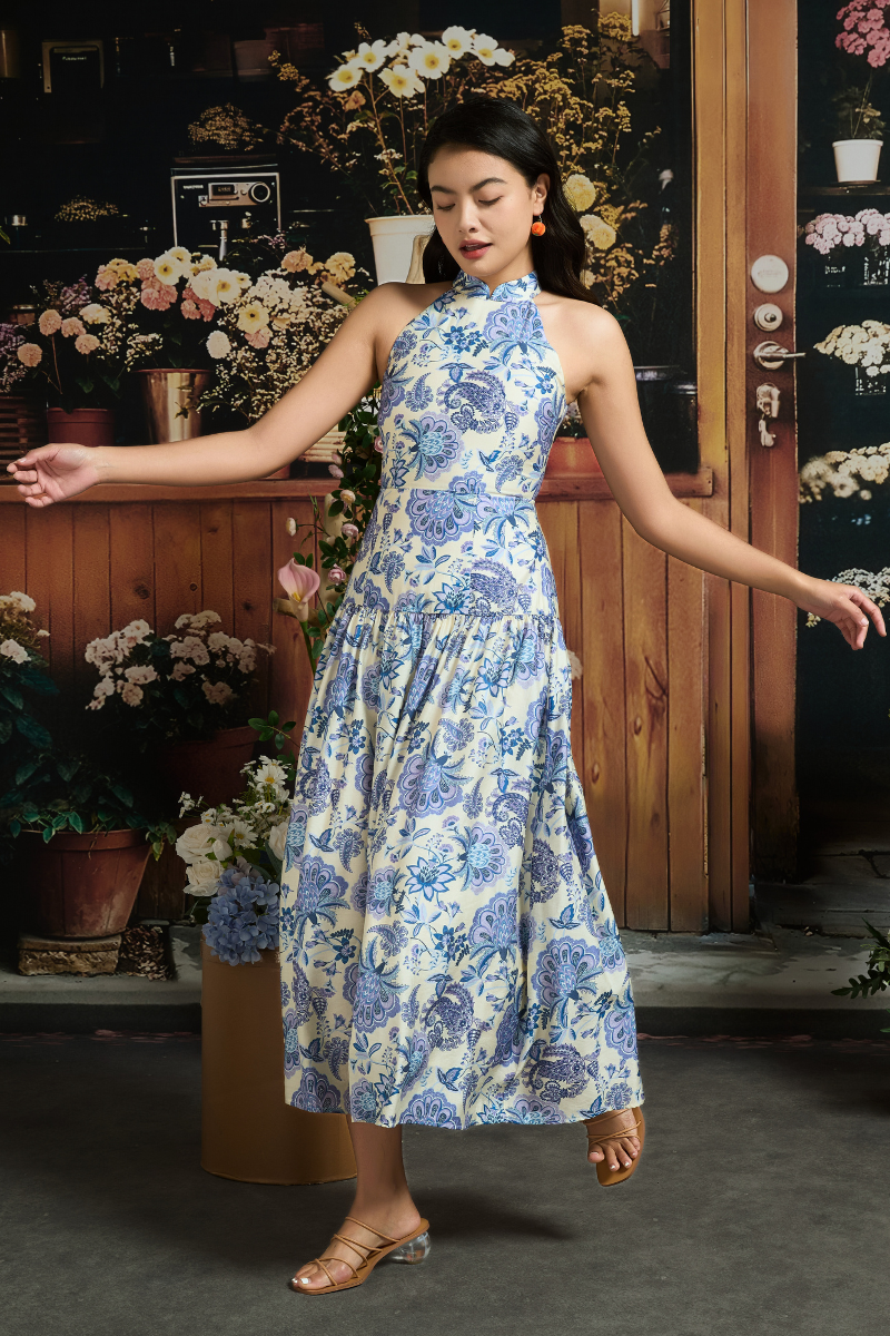 RUYI IN PORCELAIN PETAL