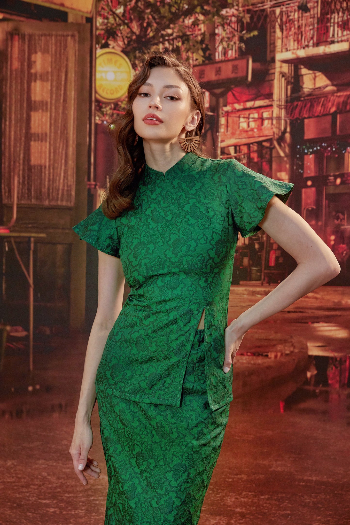 SOUTHERNER SET IN EMERALD DREAM
