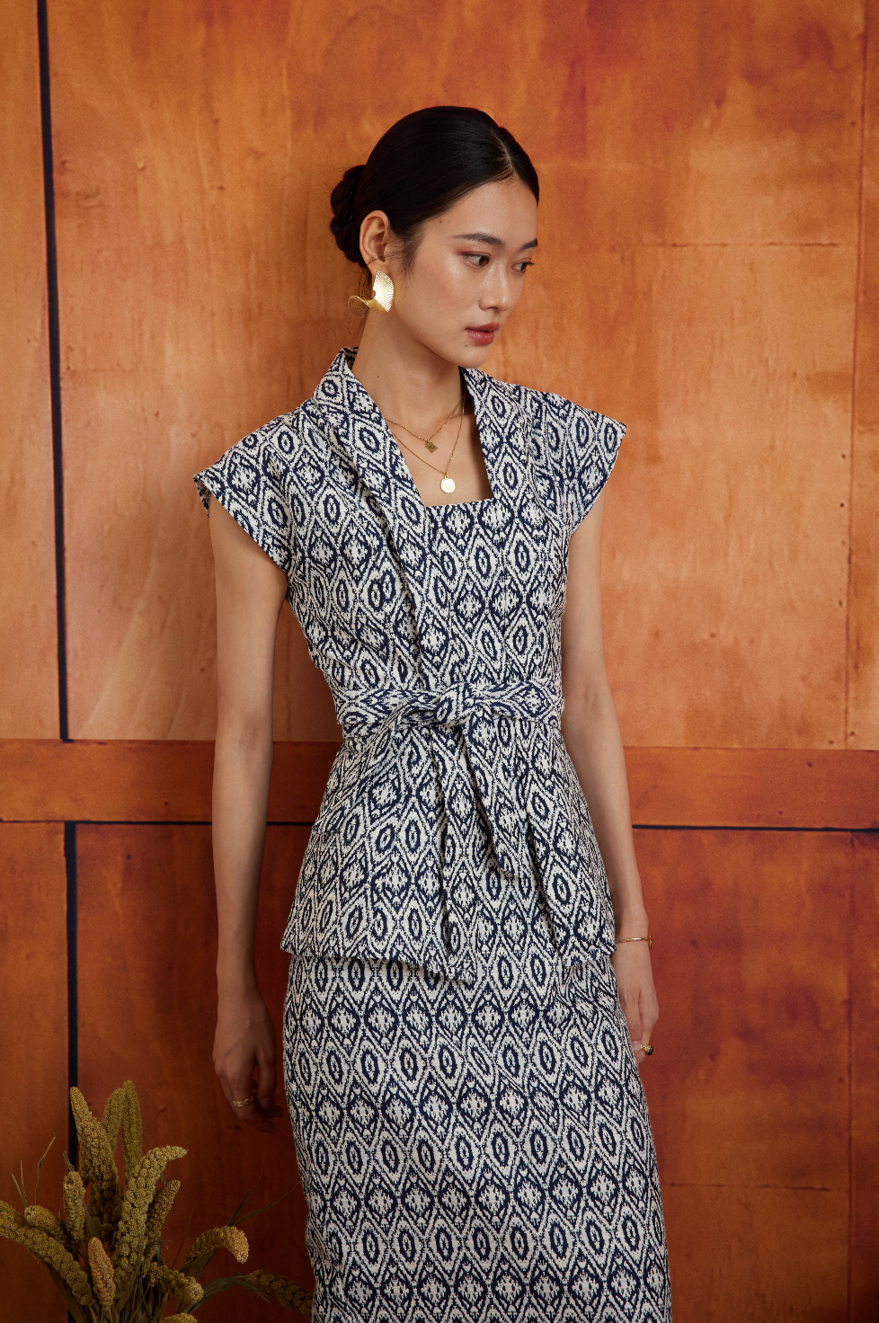 NARI SKIRT IN MIDNIGHT IKAT