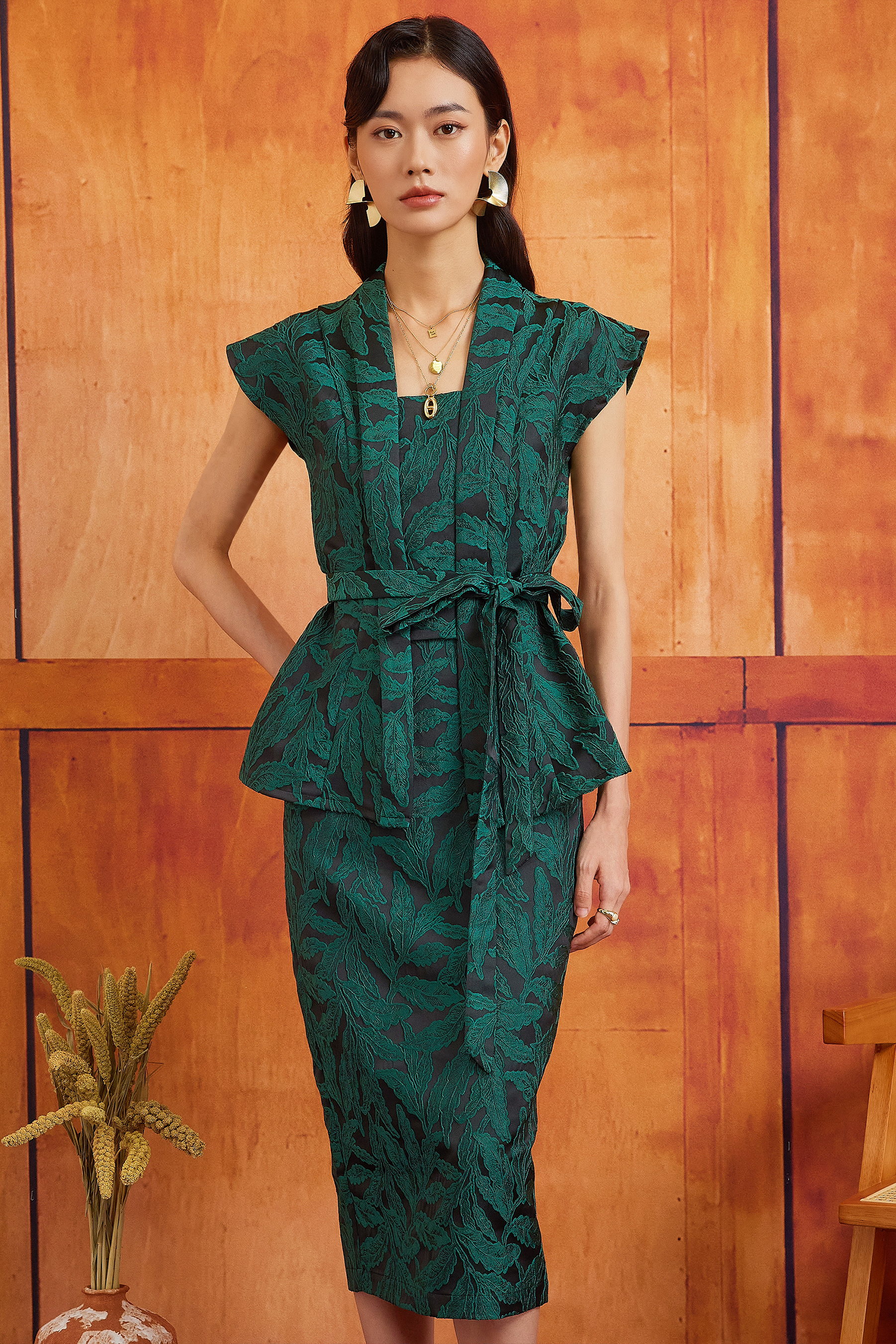 NYA CHIK TOP IN DARK PANDAN