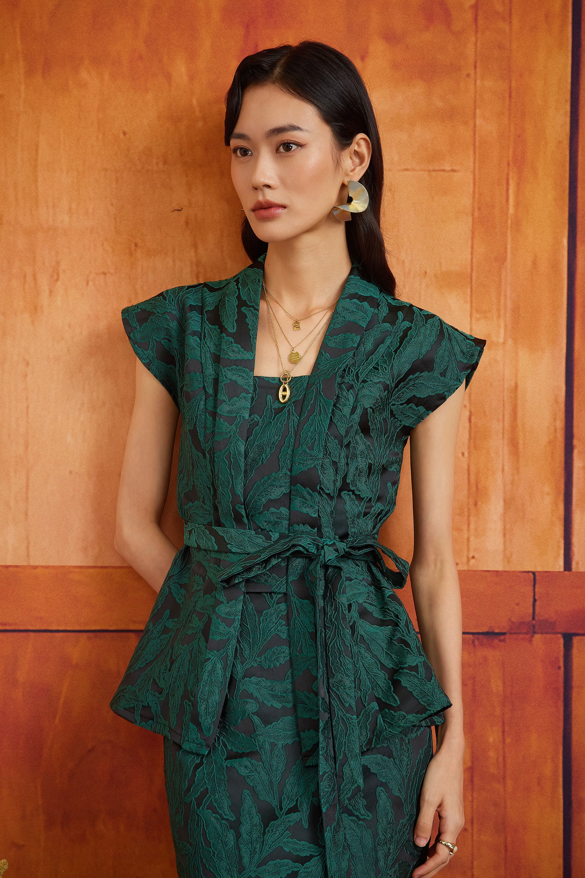 NYA CHIK TOP IN DARK PANDAN