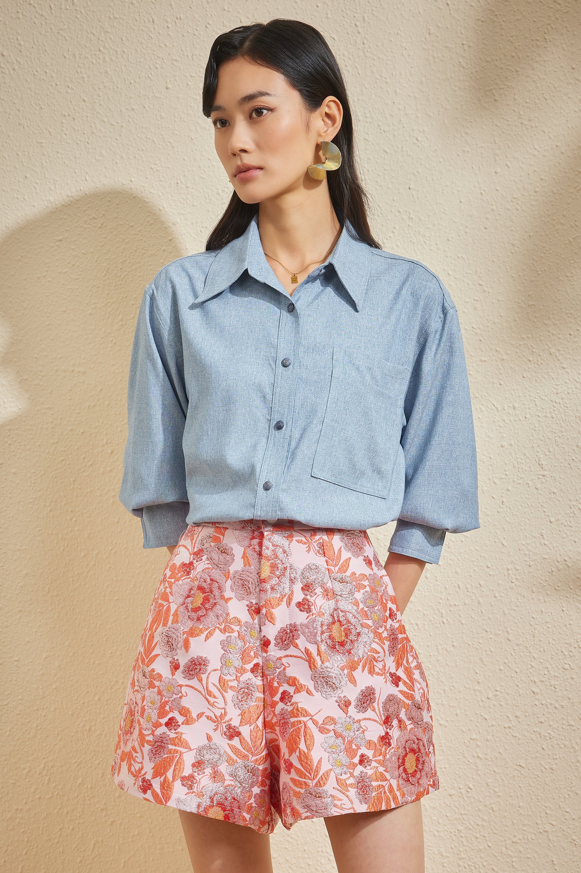 TAILORED SHORTS IN SODA GEMBIRA