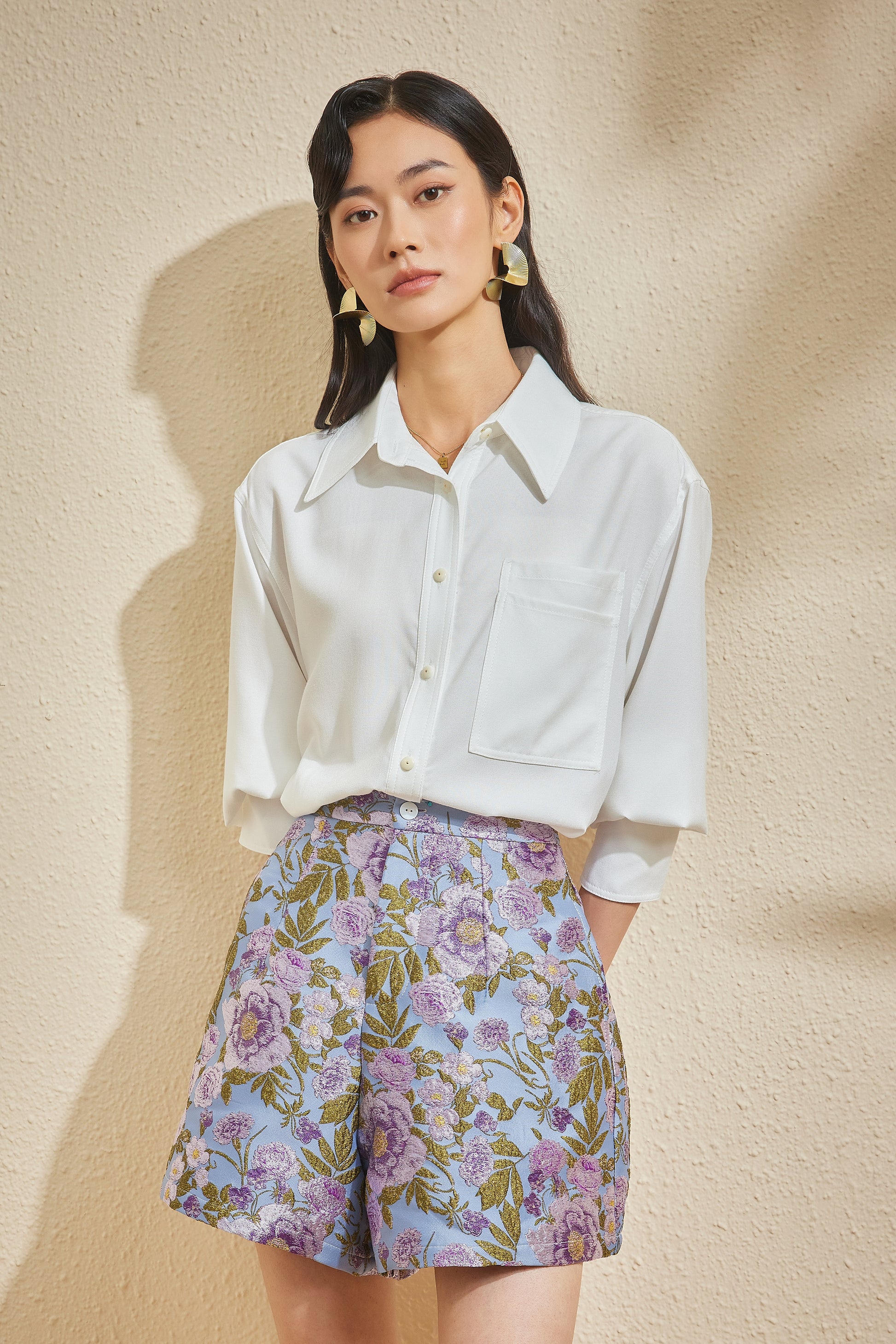 TAILORED SHORTS IN SOLEIL BLEU