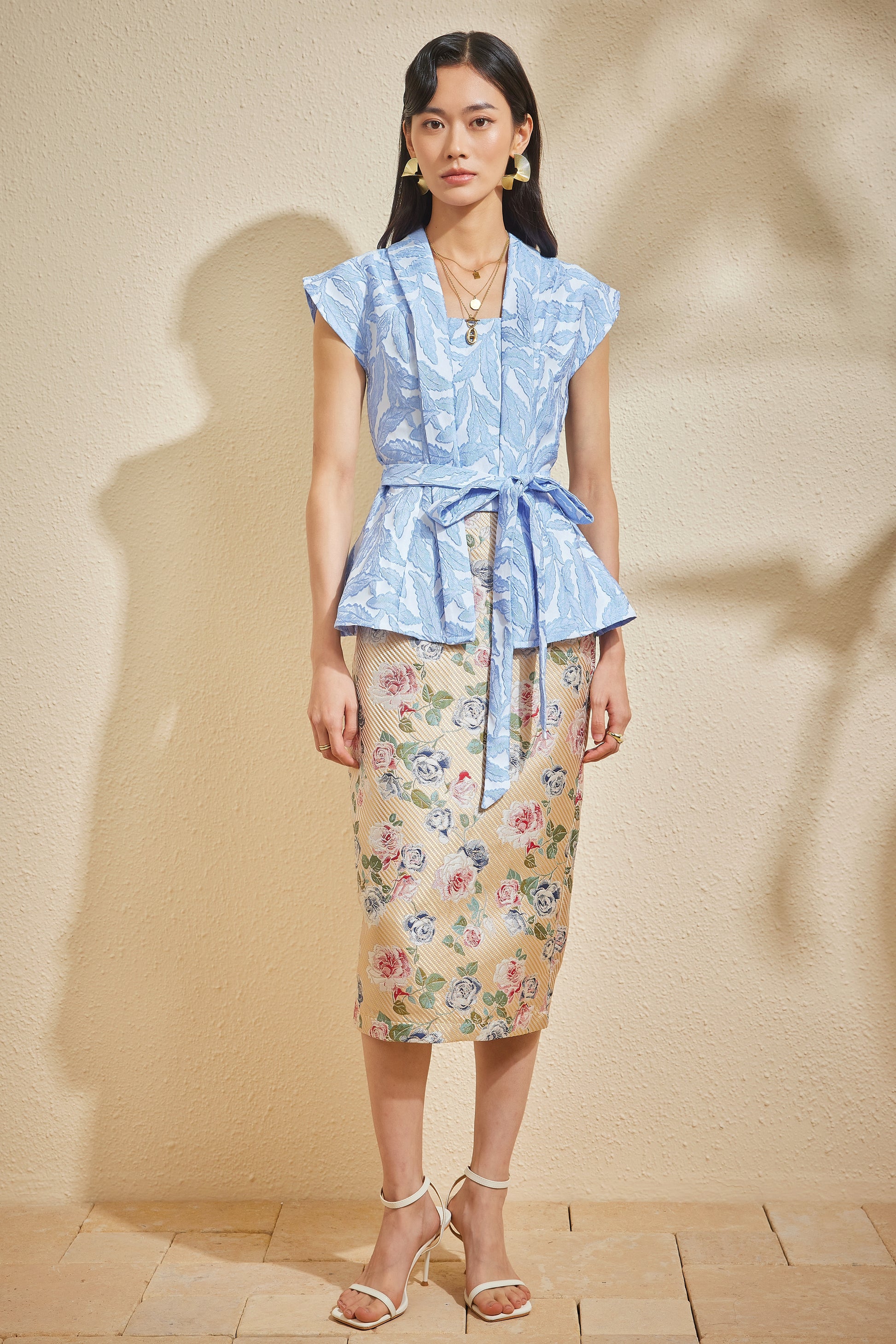 NYA CHIK TOP IN BOTANI