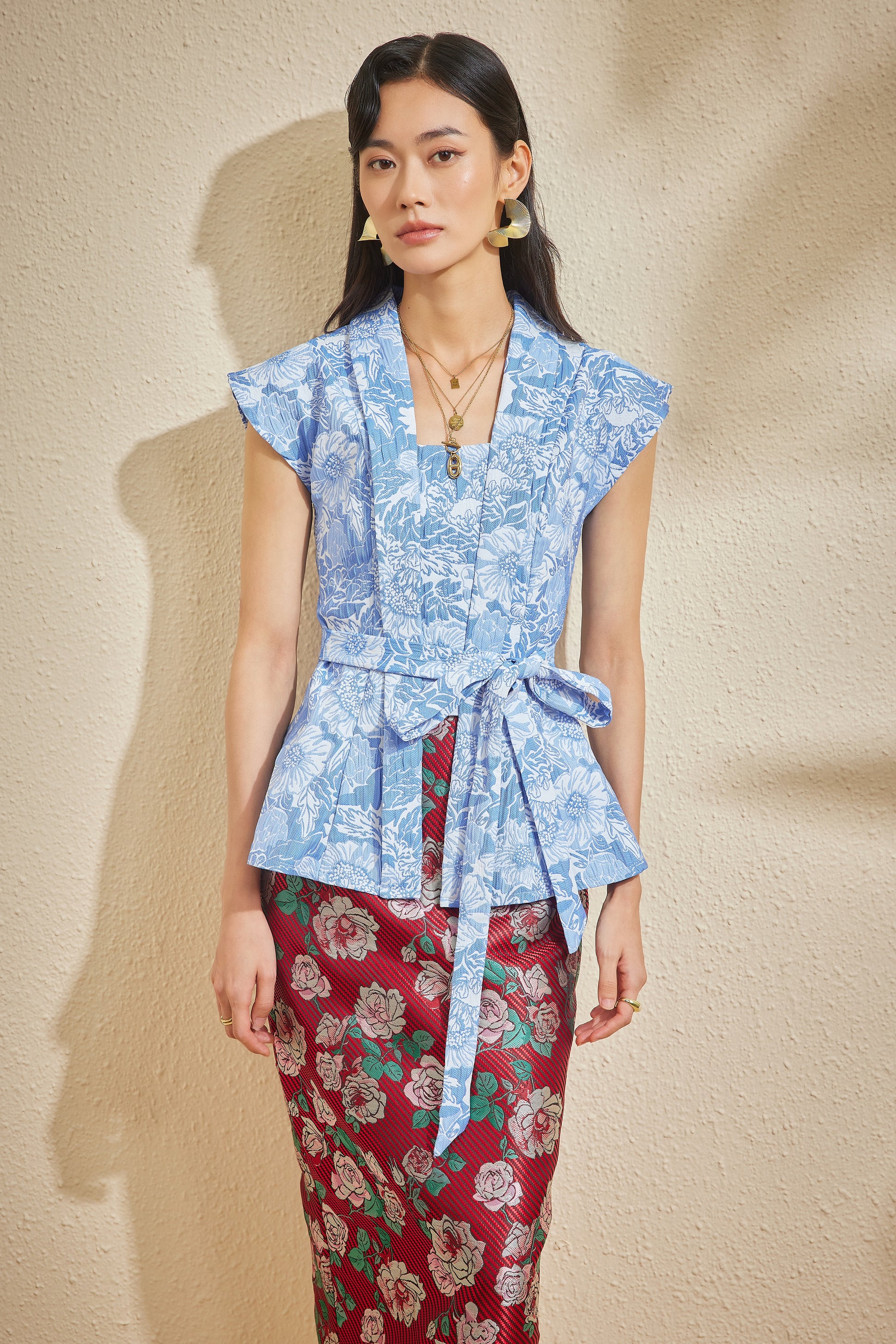 NARI SKIRT IN CHERRYBOMB