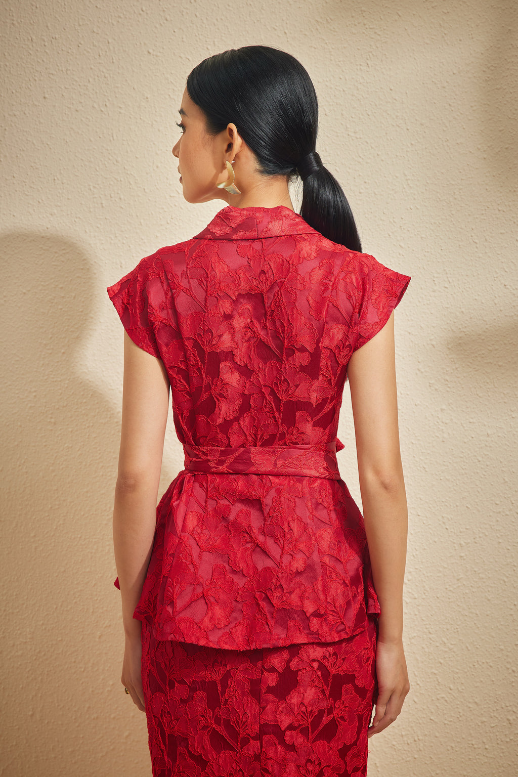 NYA CHIK TOP IN AKEBANA