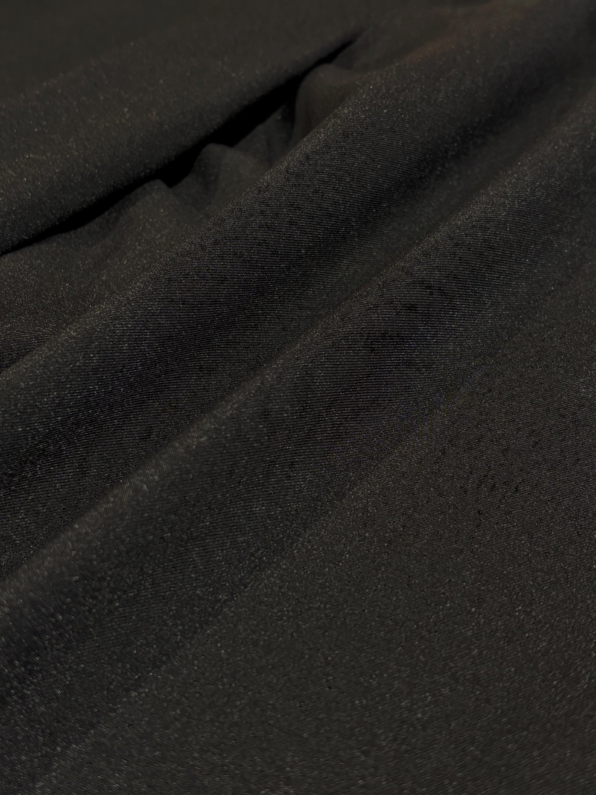 TAILORED SHORTS IN TRUFFLE