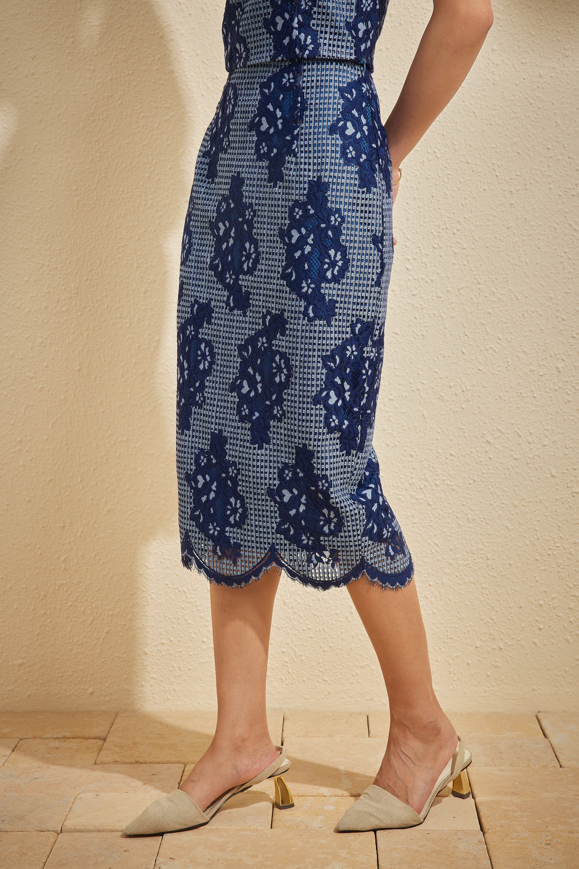NARI LACE SKIRT IN COBALTE