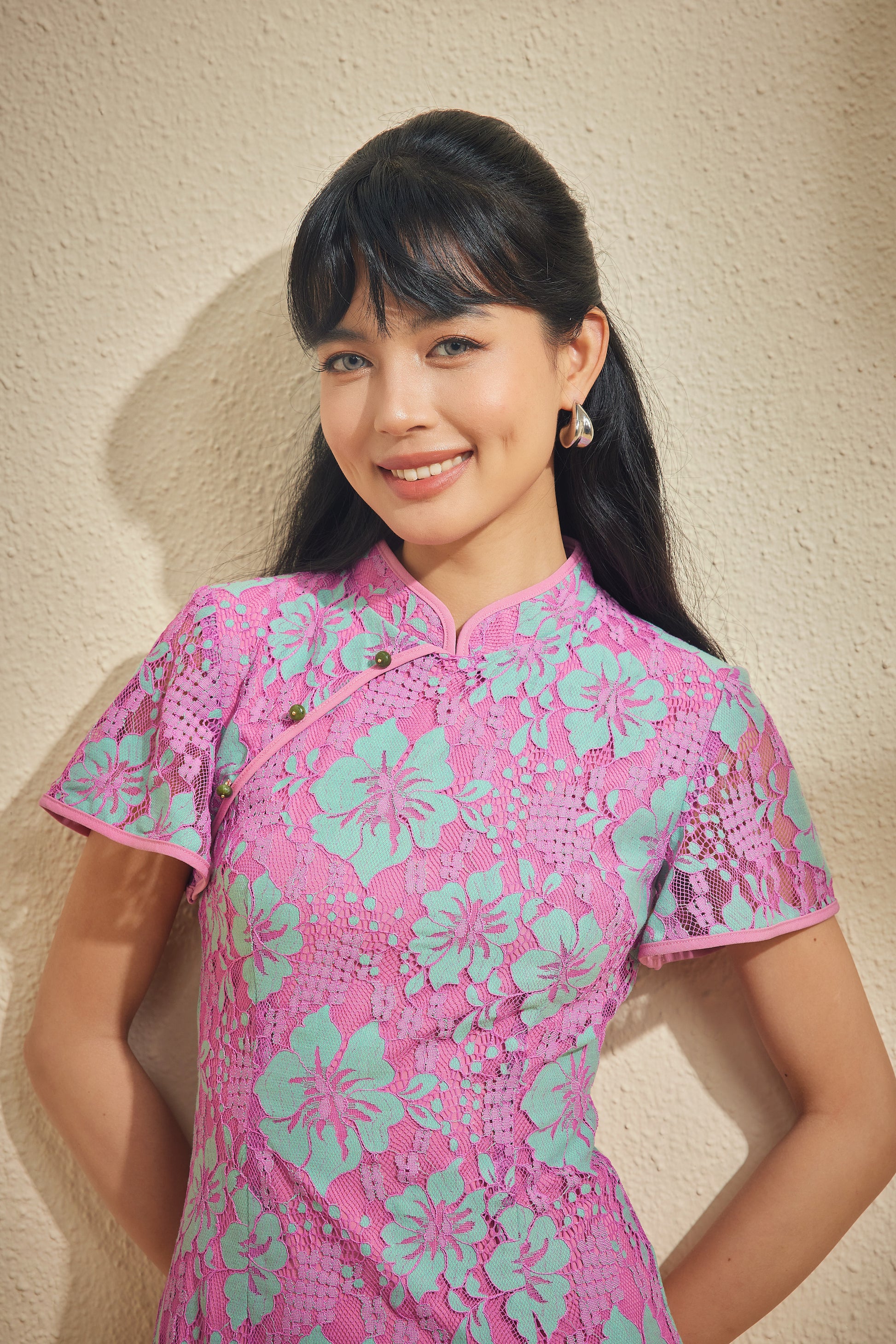 VINTAGE HSI SHIH IN MAGENTA MIRAGE