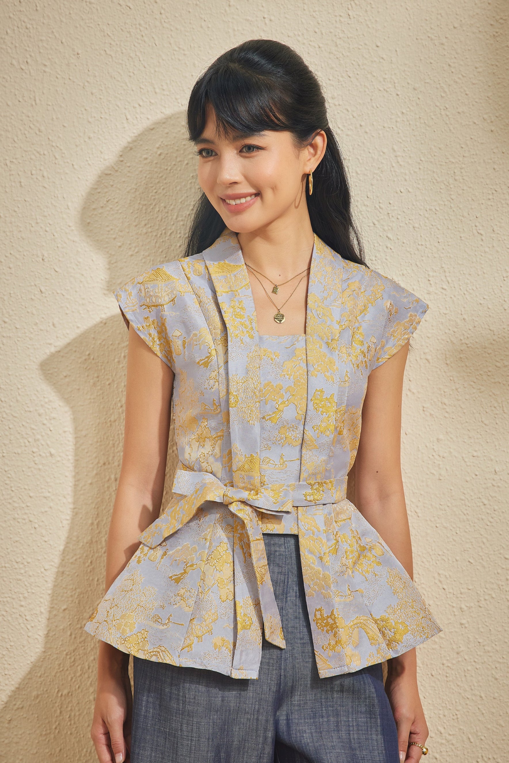 NYA CHIK TOP IN FIRST LIGHT