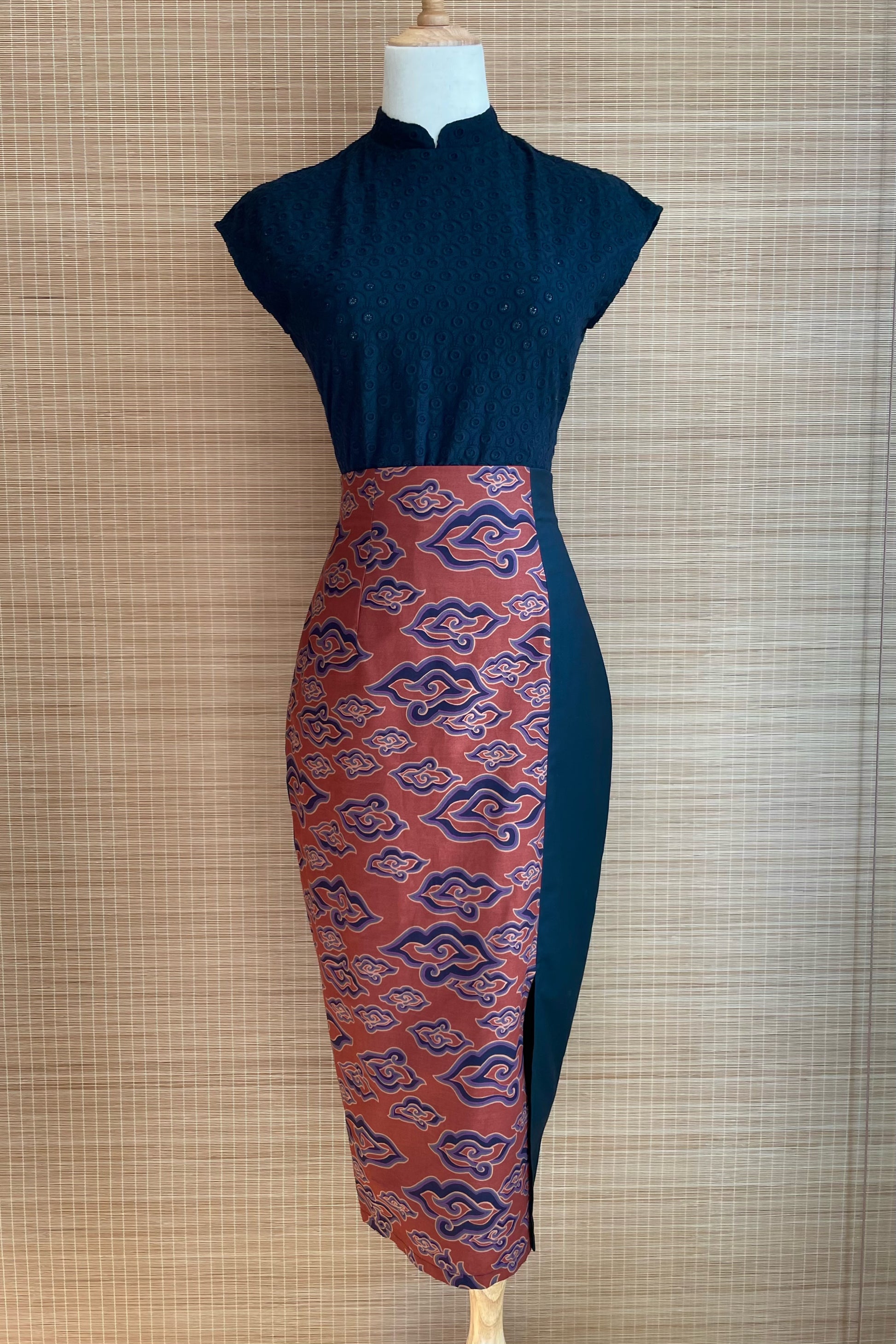 PRE-ORDER: NARI SKIRT IN MEGAMENDUNG