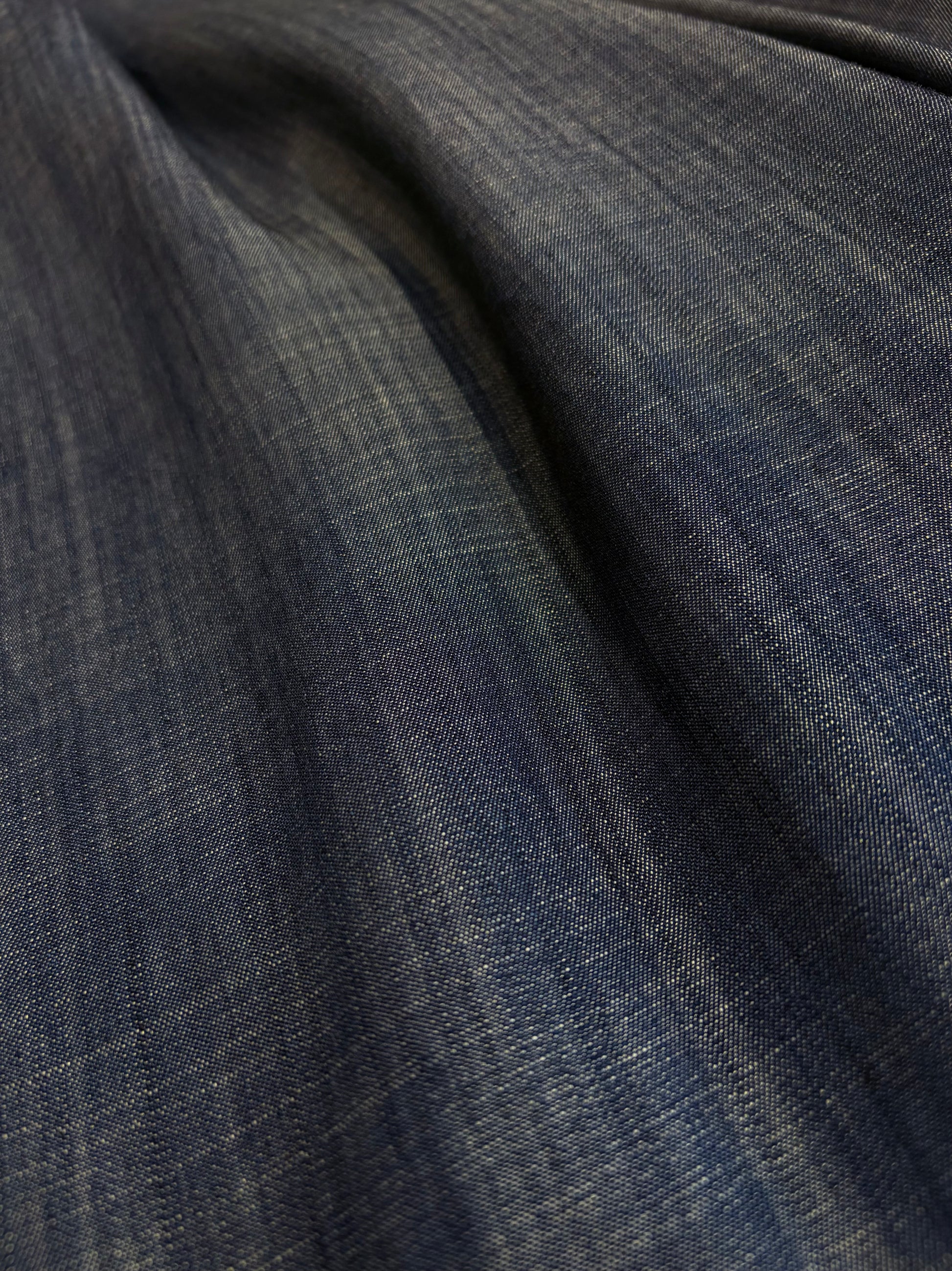 TAILORED SHORTS IN DARKWASH DENIM