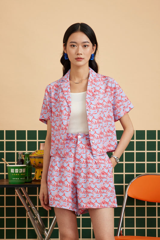 TAILORED SHORTS IN CHINOISERIE RED