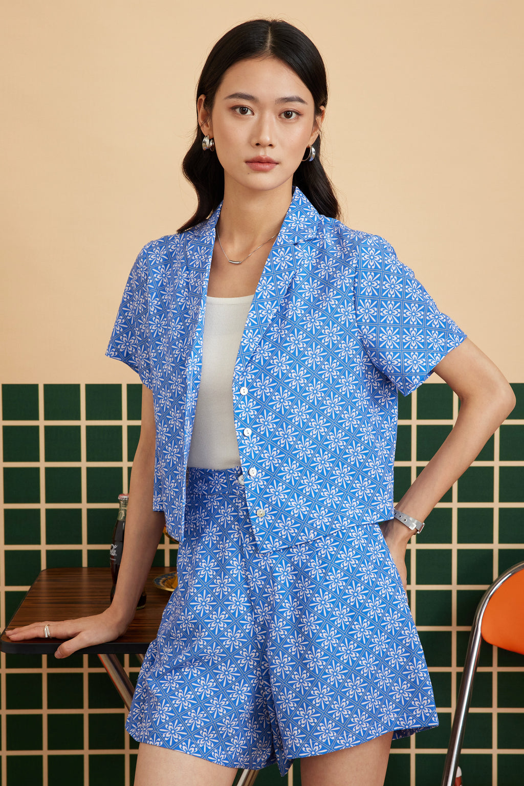 TAILORED SHORTS IN BLUE LOTUS