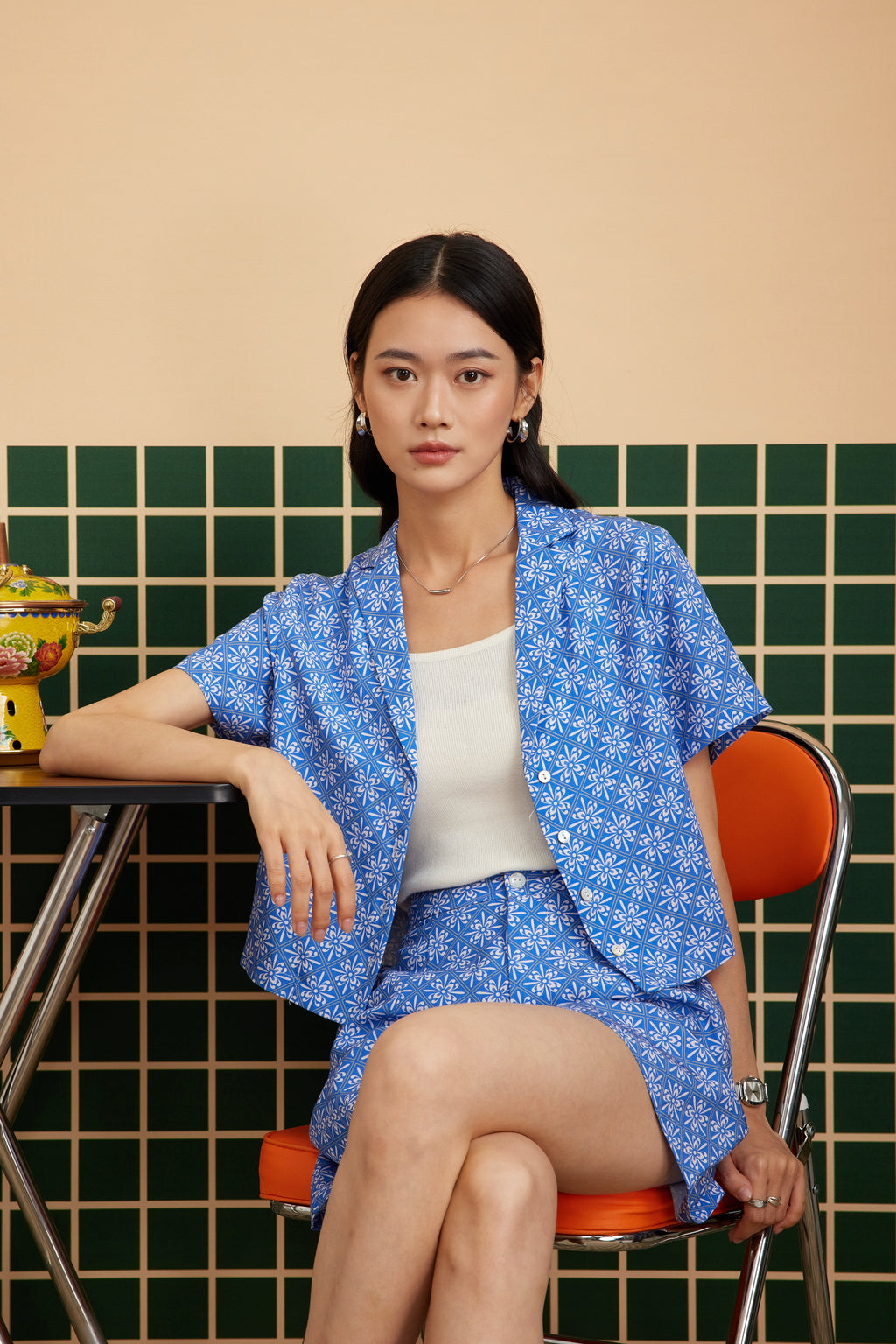 TAILORED SHORTS IN BLUE LOTUS