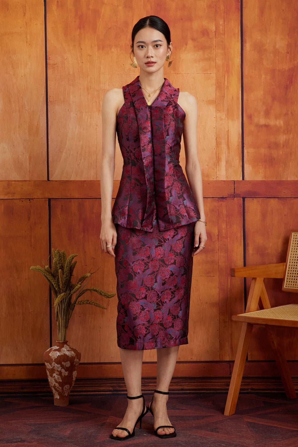 KEBAYA PANJANG IN RUBY TANCHOZURU