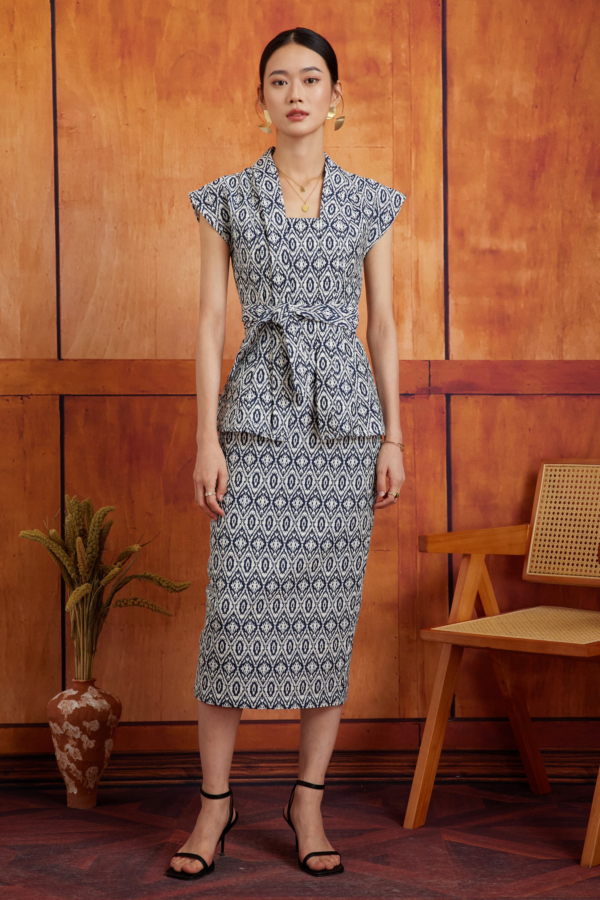 NARI SKIRT IN MIDNIGHT IKAT