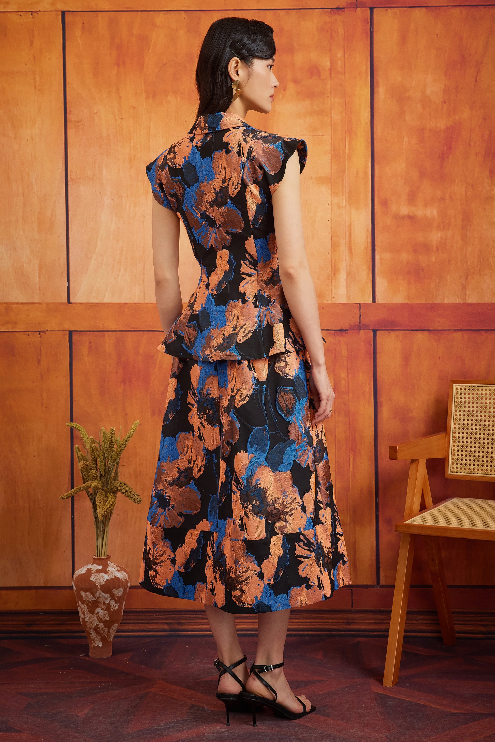 NYA CHIK TOP IN BUNGA TEMBAGA