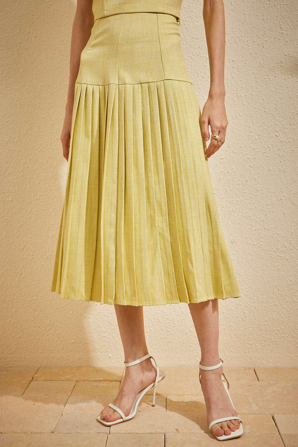 PLISSER SKIRT IN LEMONGRASS SILK
