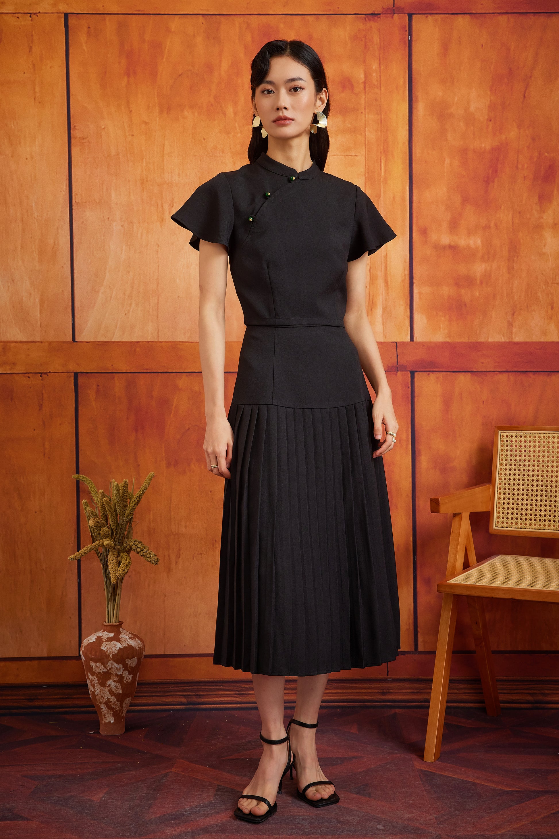 PINGYANG TOP IN EBONY