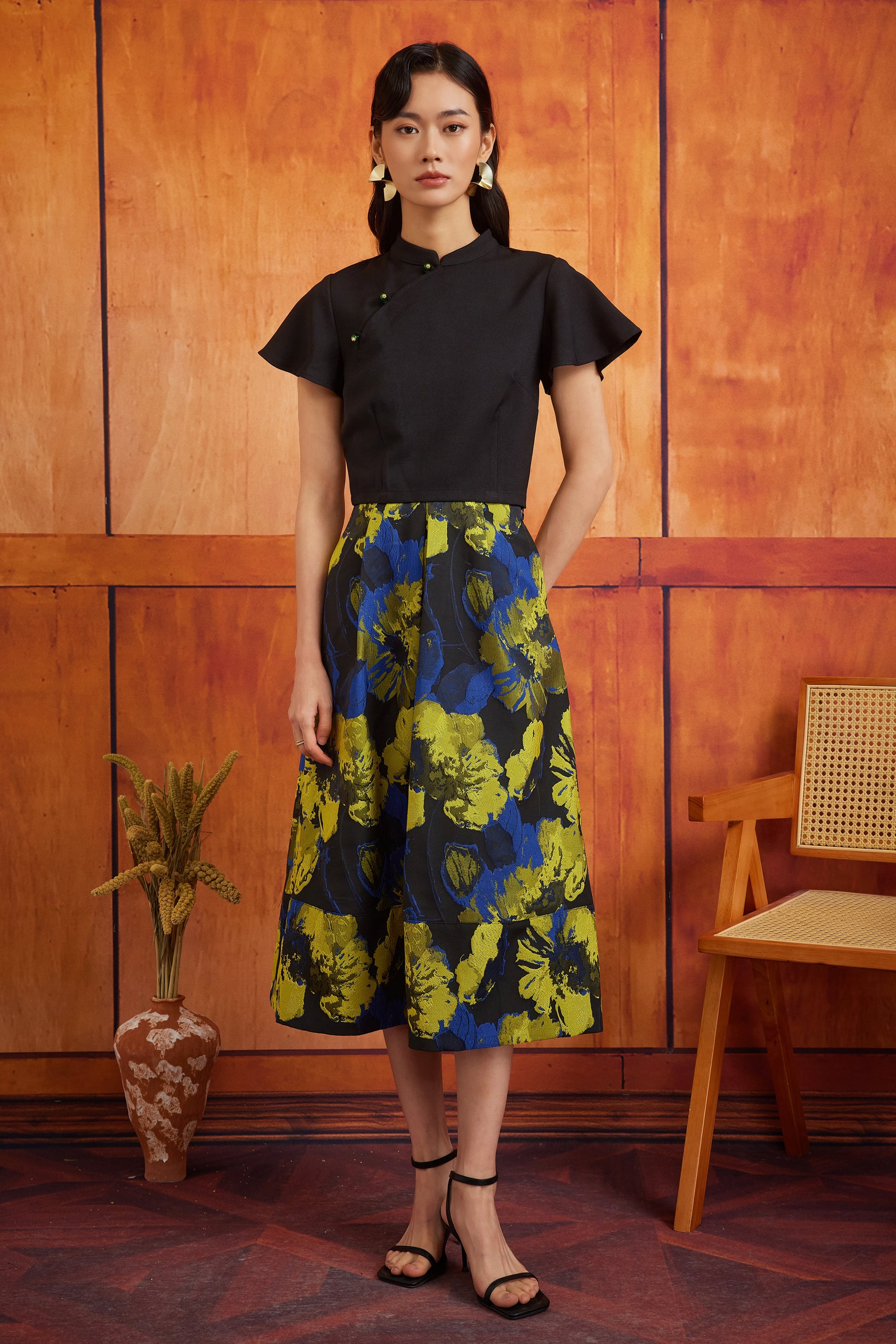 PINGYANG TOP IN EBONY