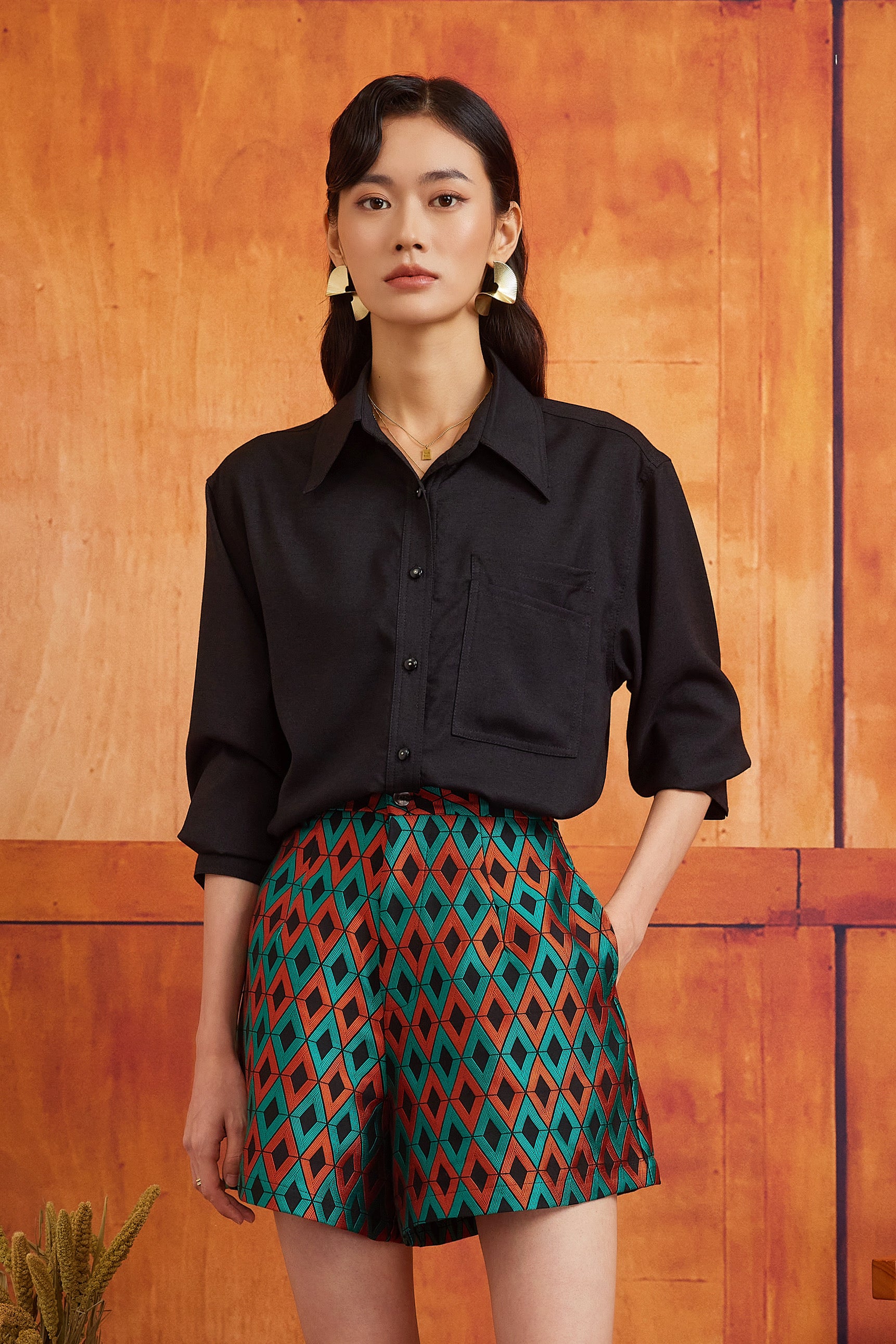 TAILORED SHORTS IN TURQUOISE RUST