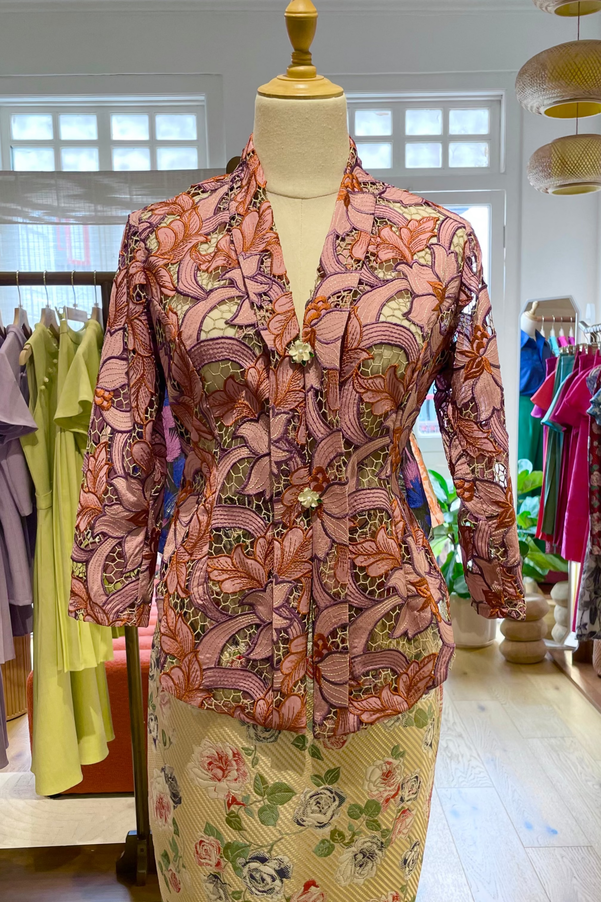 KEBAYA TOP IN ROSEWOOD