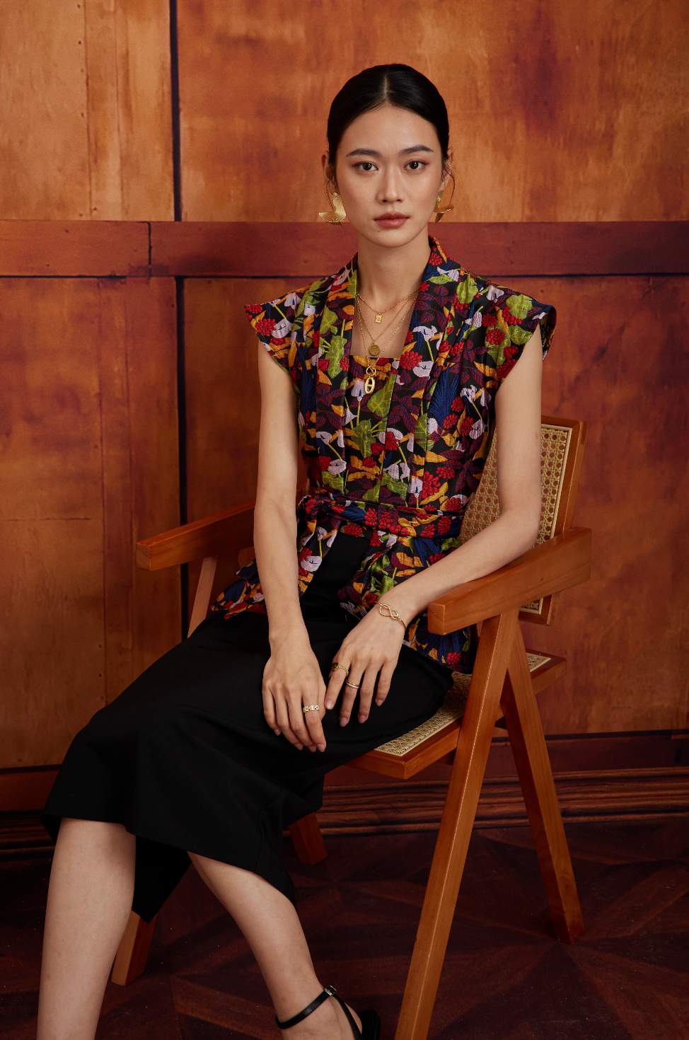 NYA CHIK TOP IN DOWAGER